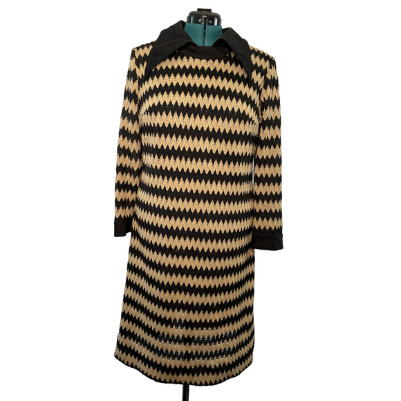 1970s Grace Taylor Knit Dress – Black & Gold Chevron, Peter Pan Collar, M/L - Picture 16 of 16